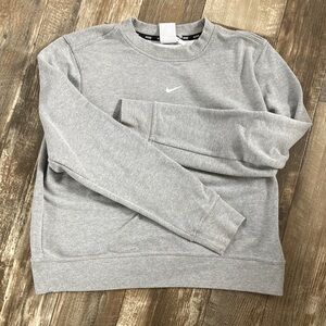 Nike Women’s Heather Gray Crewneck Sweatshirt